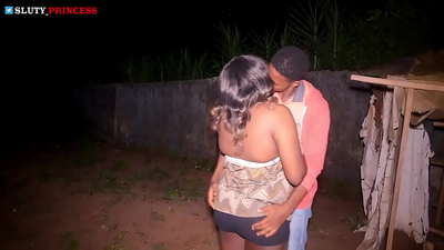 ʻO ke aloha alanui a me ka wahine wela me kahi kaikamahine chubby mai ka hui